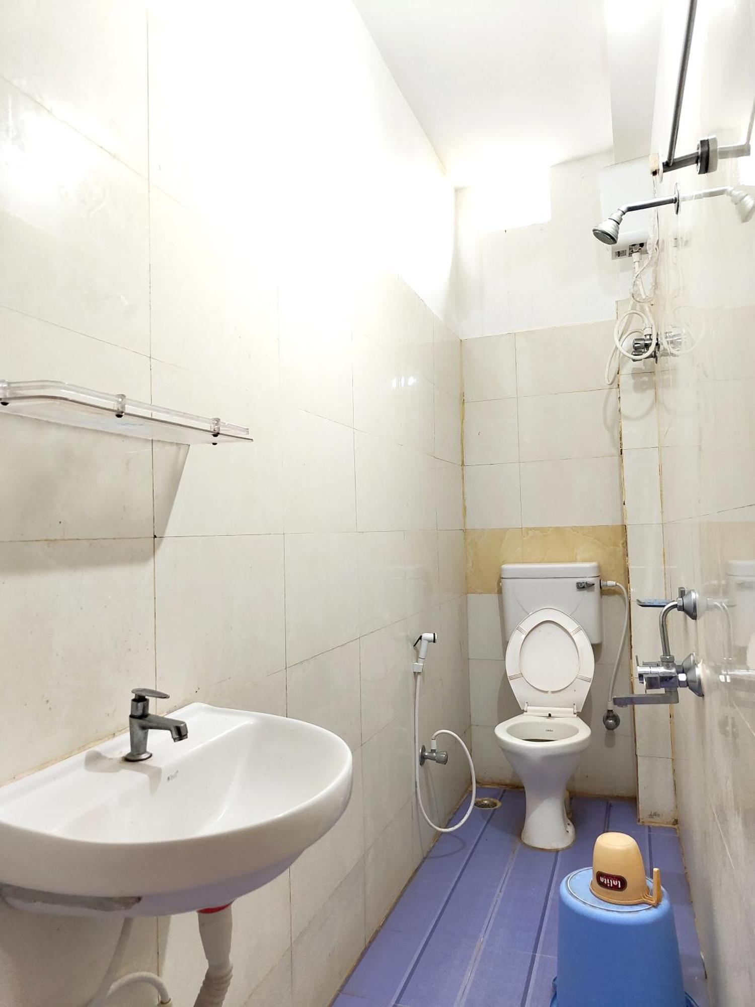 Goroomgo Sahoo Palace Puri - Prime Location Near Sea Beach - Excellent Service With Parking Facilities Exterior foto